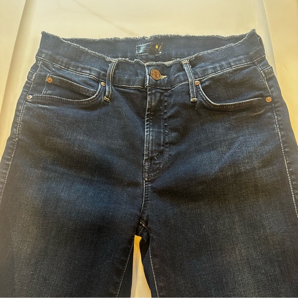 MOTHER Double Fray Charmer Crop Jeans Size 25. - Picture 3 of 13